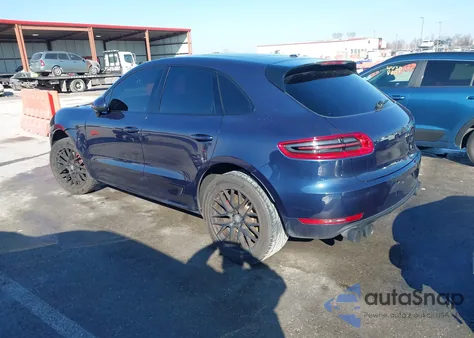2016 Porsche Macan Turbo z USA, uszkodzony, nr VIN WP1AF2A58GLB90436